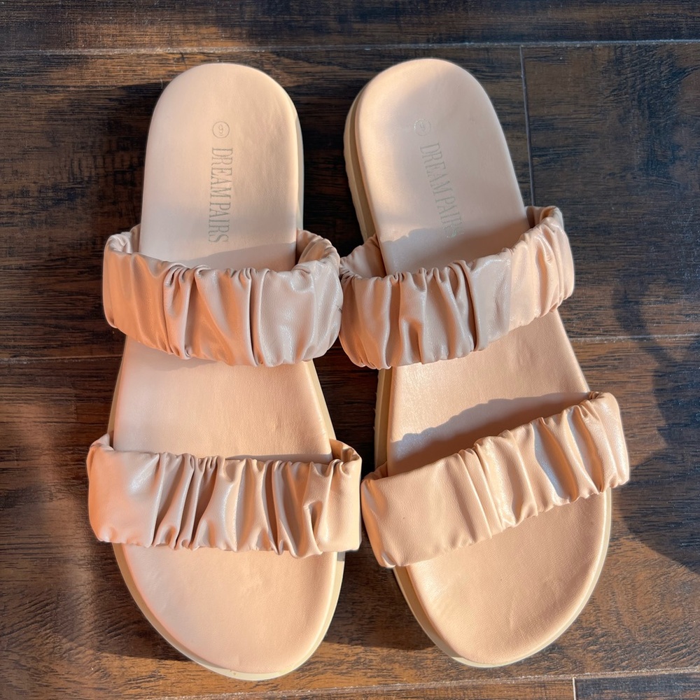 Dream Pairs Women's Beige Ruffle Sandals
